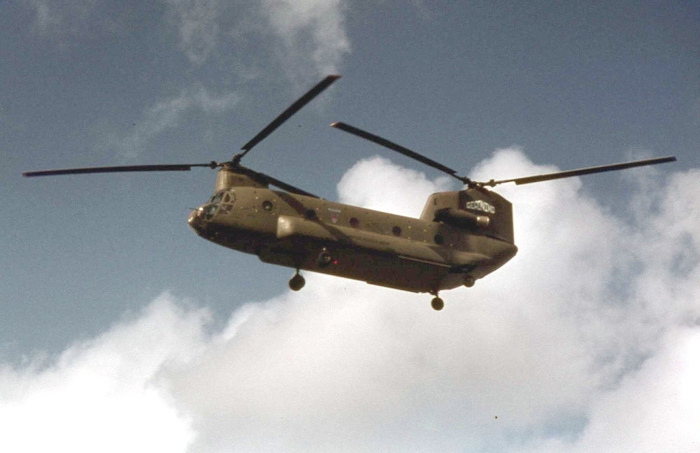 September 1974: CH-47C Chinook helicopter 71-20952 pays a visit to the International Airshow at Farnborough Airbase (FAB / EGLF), United Kingdon (UK) - England.