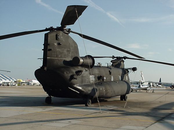 Boeing MH-47E Chinook helicopter 92-00475, circa 1999.