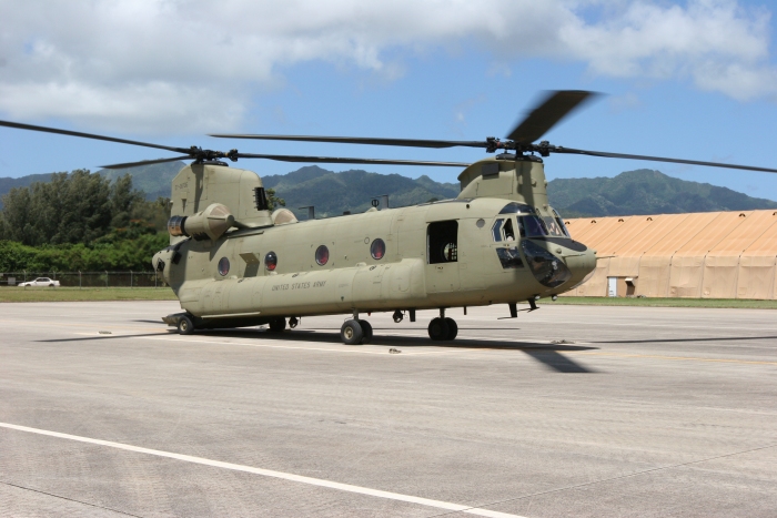 22 May 2011: CH-47F Chinook helicopter 07-08736 under preparation to conduct a maintenance test flight at Wheeler Army Airfield.